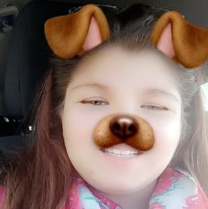 Meet your Posher, Emilee